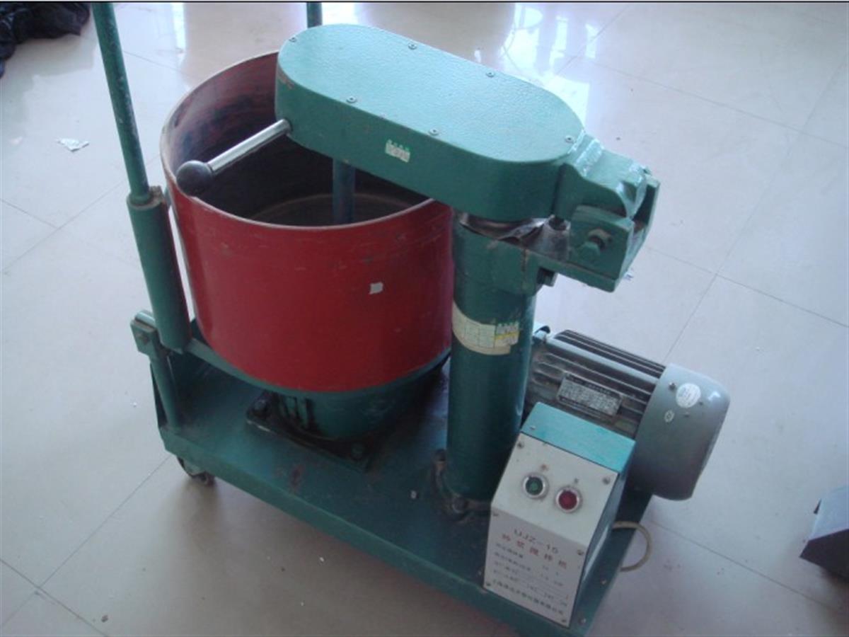   A mortar mixer